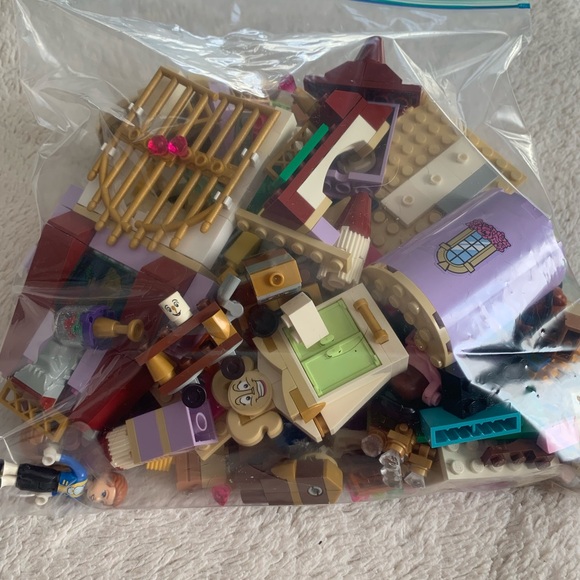 LEGO 1 lb. Bag Miscellaneous Pieces Lego Friends - Picture 3 of 11